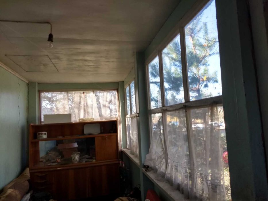 Продам реальную 1/2 часть свободного 2-хэтажного дома