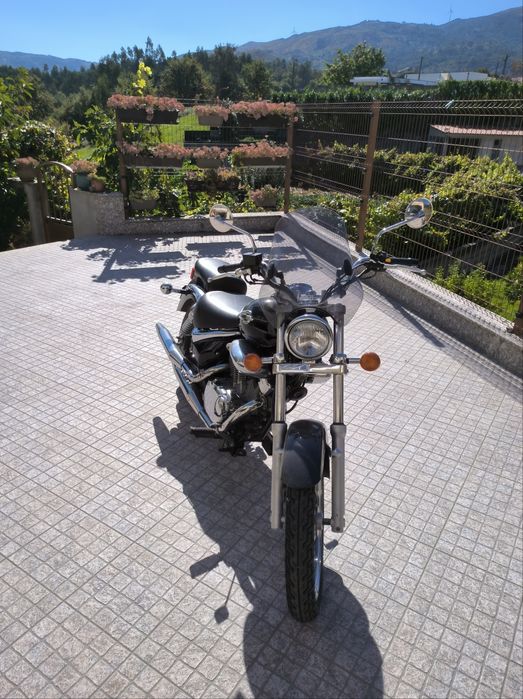 Suzuki Intruder VL 250
