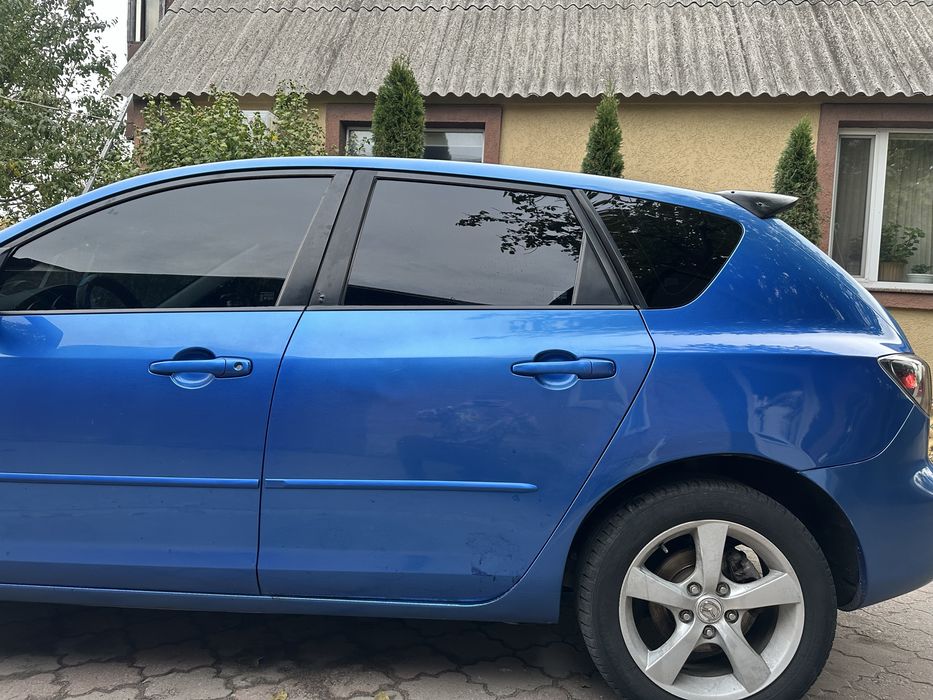 Mazda 3 bk 2005.  .