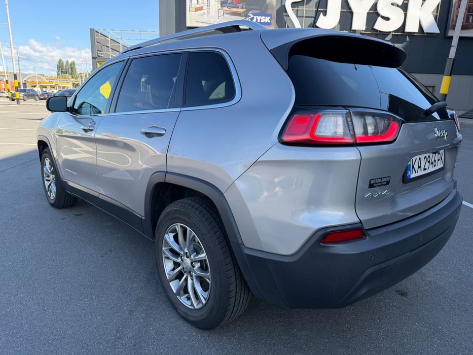 Продам jeep cherokee