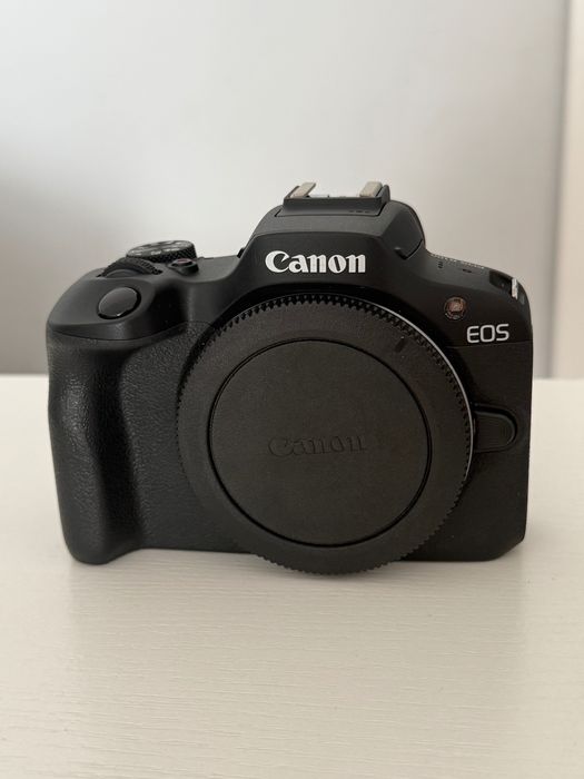 Body Canon EOS R100