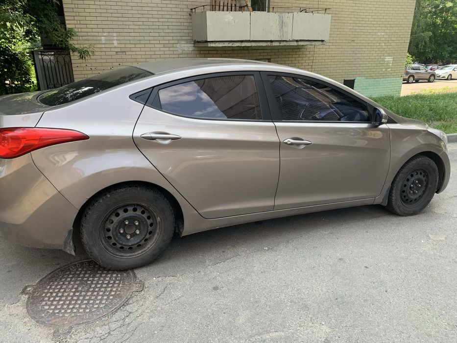 Hyundai Elantra 2012