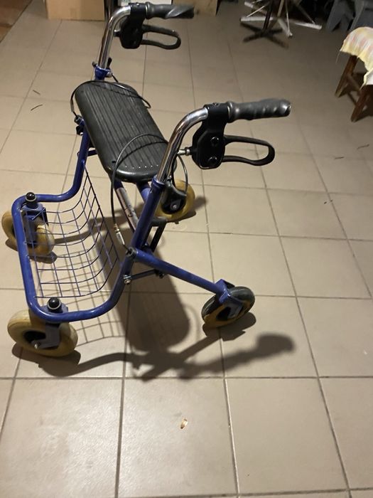 Ходунки інвалідні