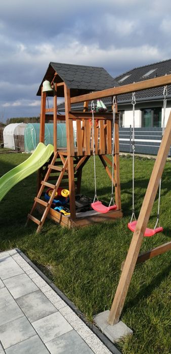 Domek dla dzieci plac zabaw