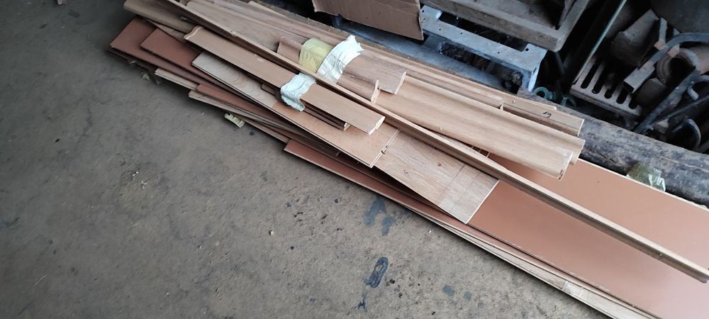 Listwy podłogowe i panele