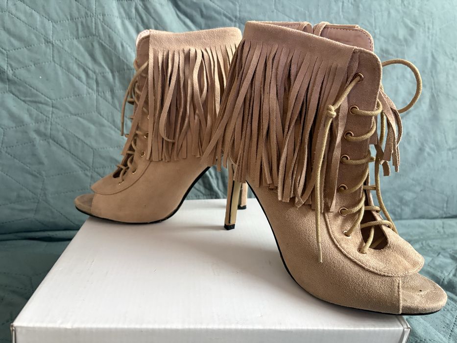 Buty letnie botki beżowe 38