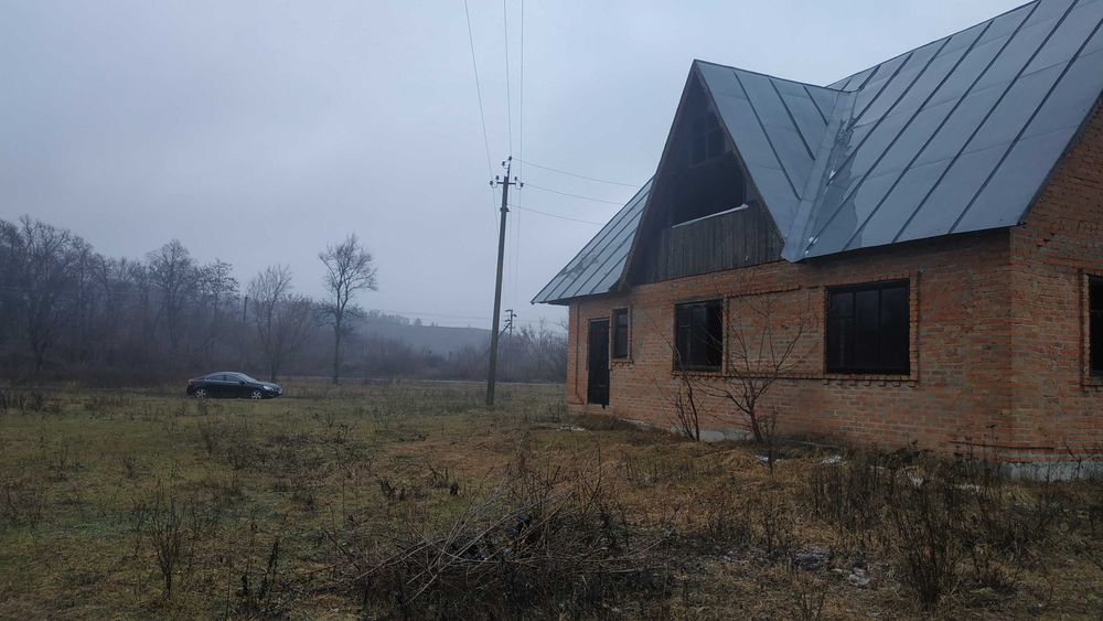 Продам дім з ділянкою