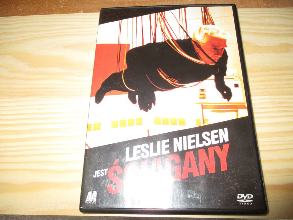 Ściągany DVD + Naga broń trylogia Blu Ray