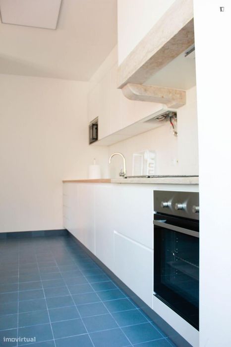 Quarto - localizado em Roma-Areeiro Lisbon