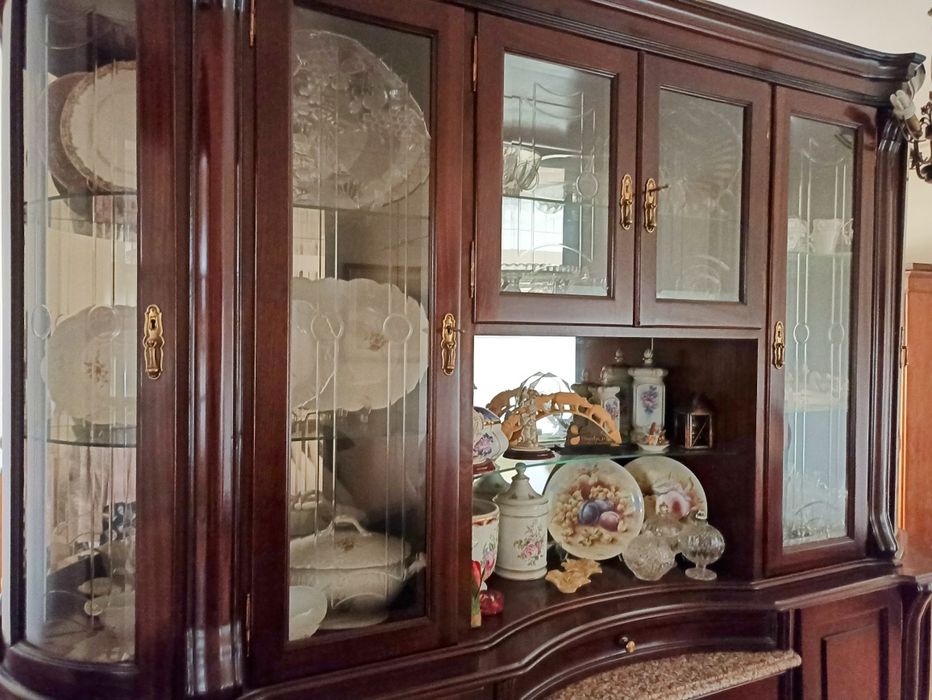 Cristaleira armário de sala madeira maciça