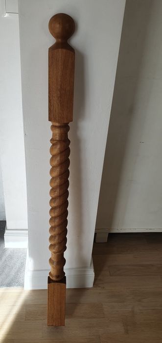Słup ( połówka) drewniany schodowy