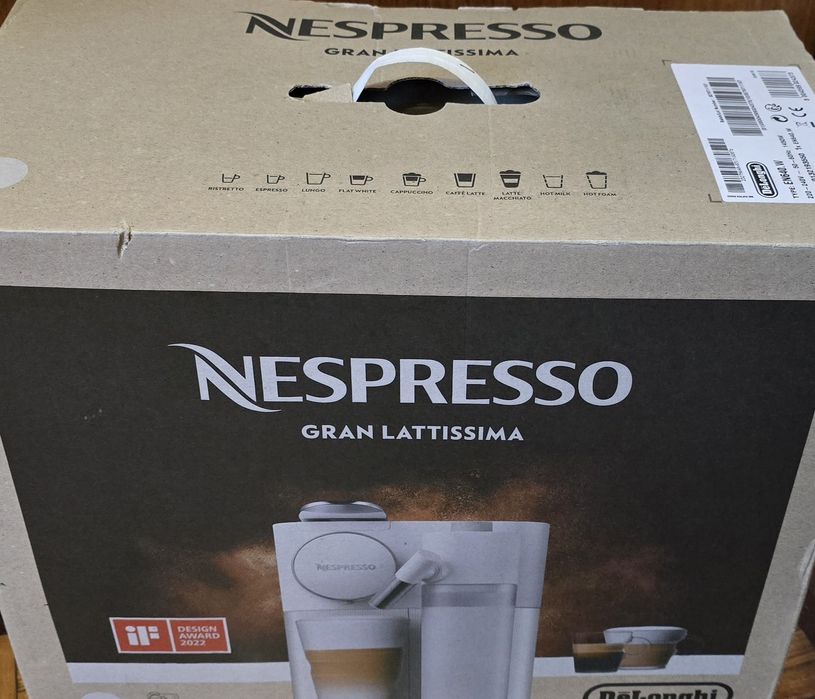 Vendo máquina nespresso  como nova com 1 aerocino novo