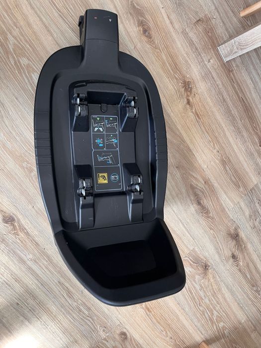 Fotel z bazą Maxi Cosi Pearl Pro 2 iSize