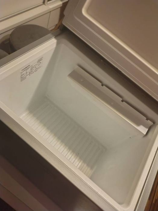 Lodowka dometic absorpcyjna gaz/12v/230v  na ryby ,dzialke ,do kampera