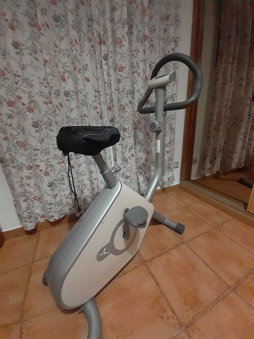 Vendo elíptica e bicicleta estática Domyos e banco de musculação