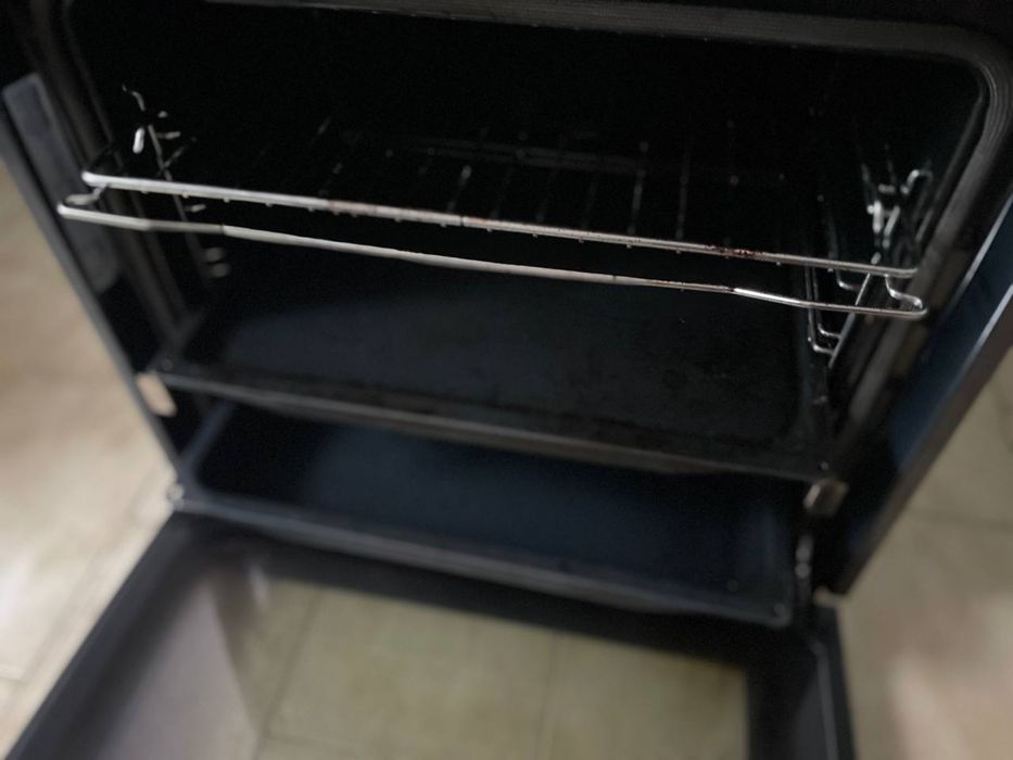 Forno de encastrar Hisense – AVARIADO (para peças ou reparação)