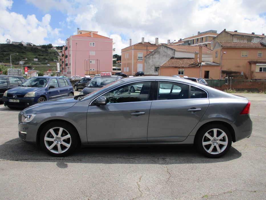 Volvo S60 2.0 D 3 momentum Nacional c/garantia e revisao kit distribuição