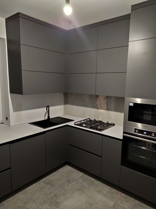 Кухні, шафи, комоди...