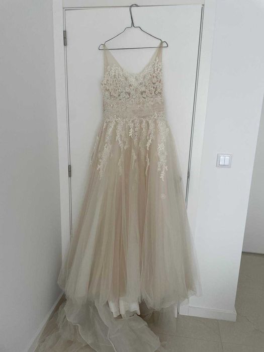 Vestido de noiva em bom estado