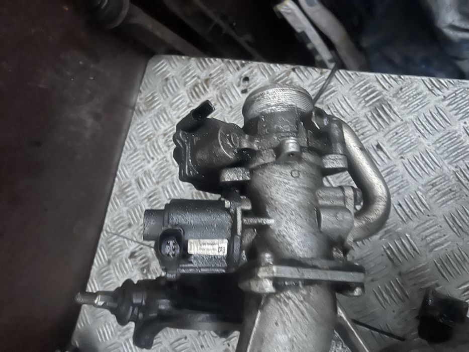 Фольксваген т5 Volkswagen Transporter t5 коллектор впускной 2.5 об