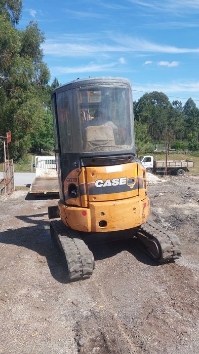 Escavadora de rastos Case cx27