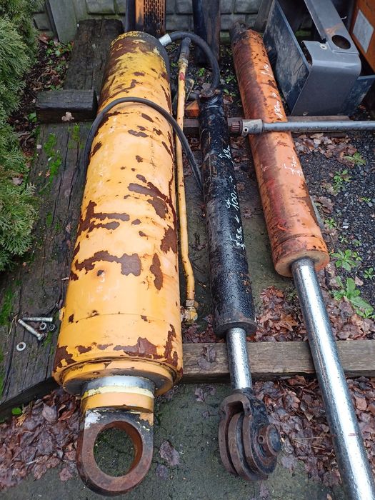 Siłownik hydrauliczny