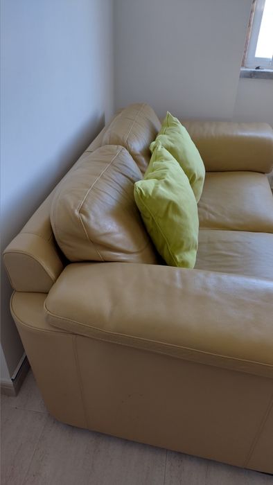 Sofá em pele genuína, da Divani & Divani