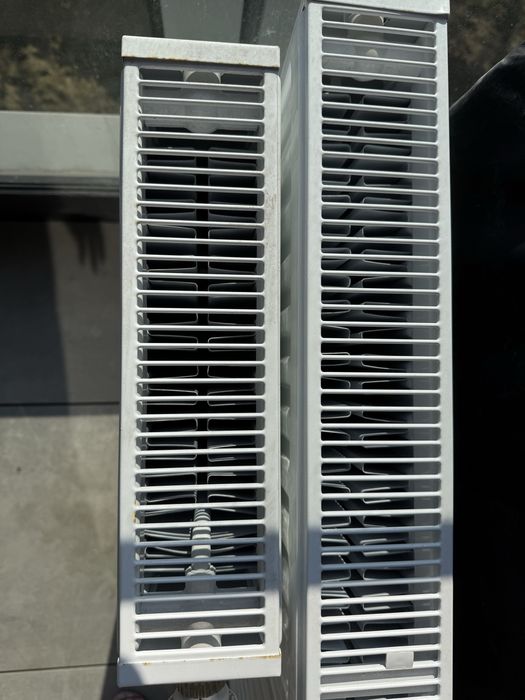 Kaloryfer w kolorze białym