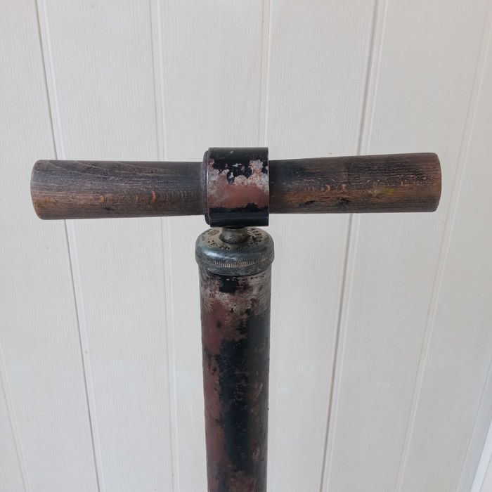 Ручной автомобильный насос СССР