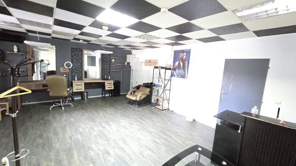 Здам салон вул.Довженко