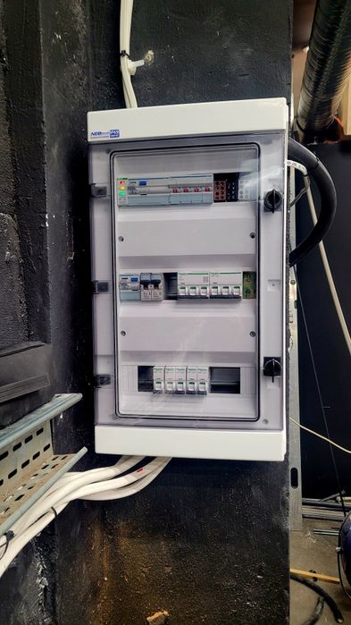 Elektryk | Instalacje elektryczne | Domy i mieszkania