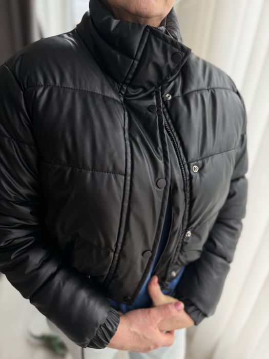 Продам курику женскаю зара оч оч тепоы ка вы ффффы