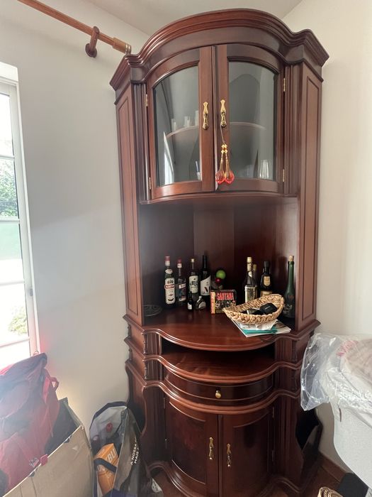 Bar vintage em madeira estilo anos 90