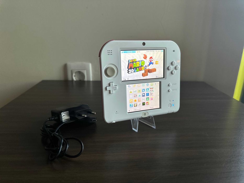 Nintendo 2DS Branca e Vermelha - Desbloqueada + Jogos