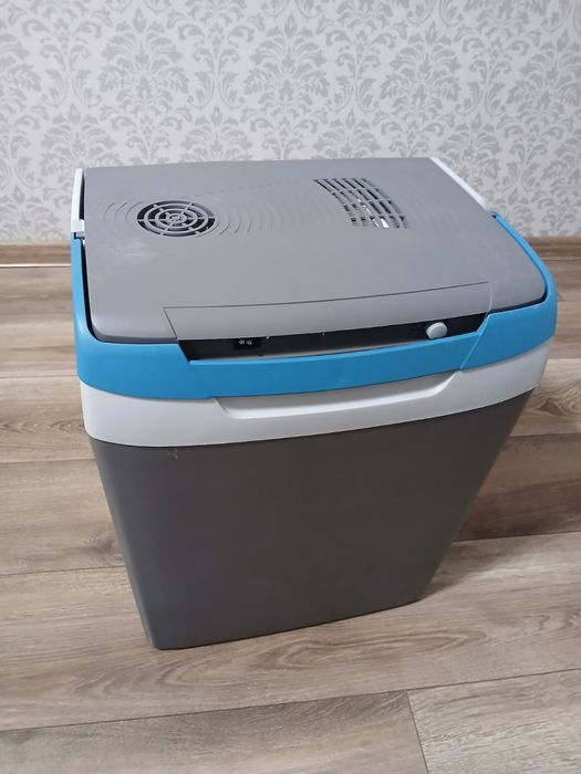 Холодильник автомобільний  12/220v