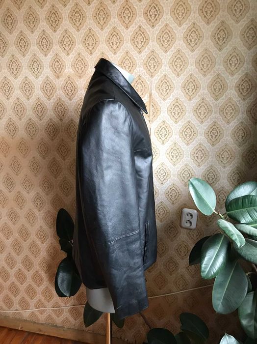 Куртка кожаная размер 48-50.