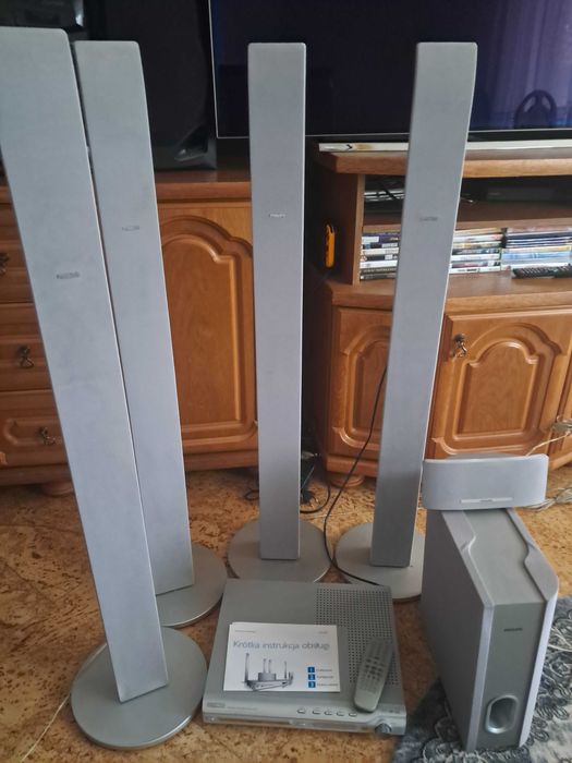 Zestaw kina domowego DVD
HTS3610/12 PHILIPS