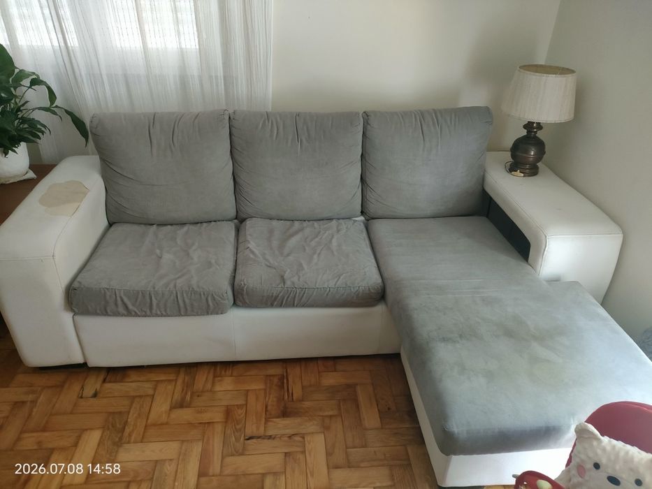 Sofá com chaise longue