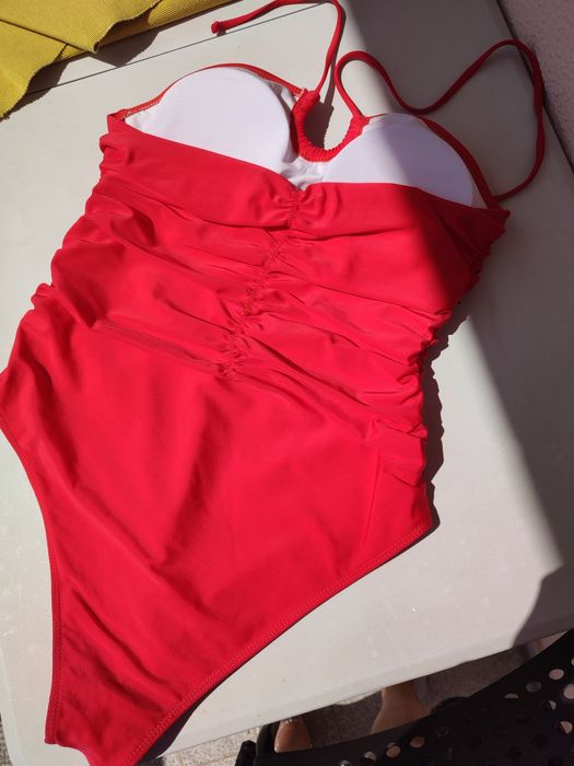 Fato de banho vermelho