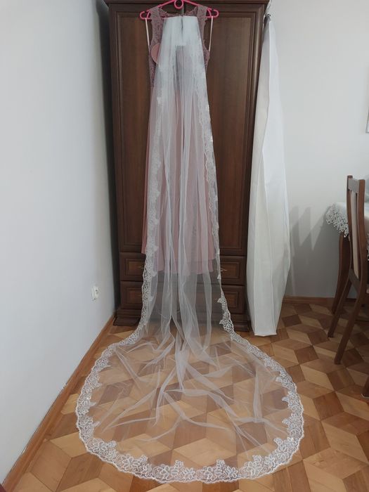 NOWY biały 250 cm welon