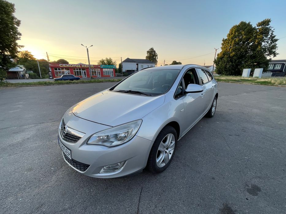 Автомобіль Opel Astra J