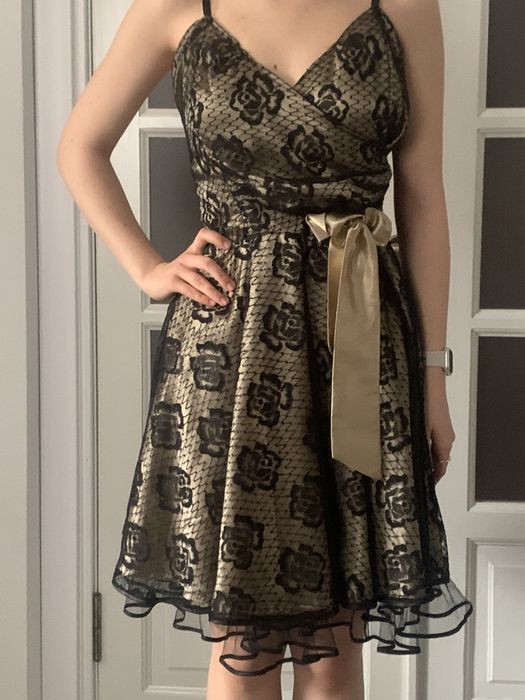 Випускна сукня