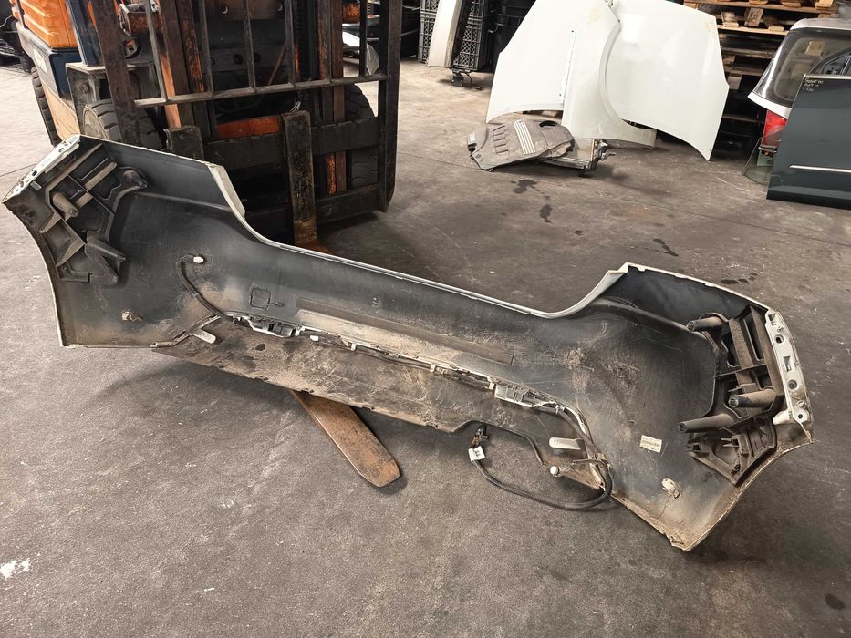 Para choques trás Peugeot 308 de 2013 a 2017 Ref: 9677960477
