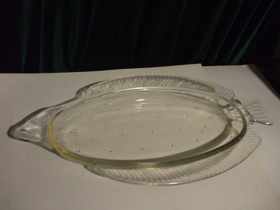 Селёдочница тарелка. 31.5x17 см. 1950 годов! Без сколов и трещин.