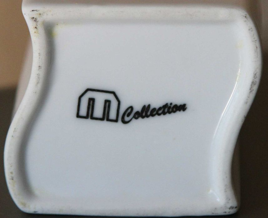 Ваза керамічна біла, оригінальна .