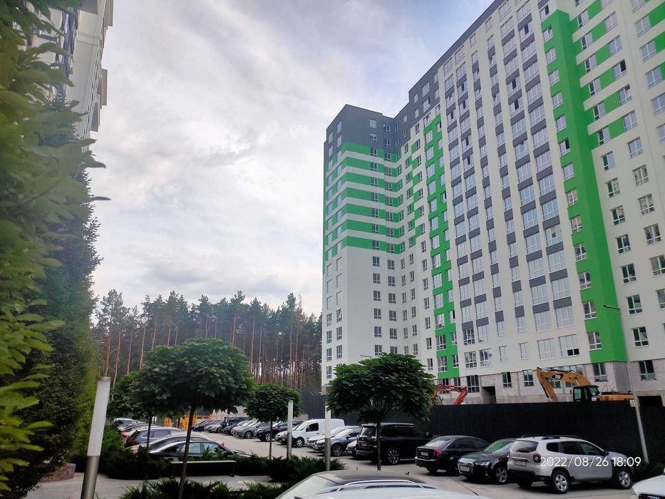 Здам простору 1К біля Центрального Парку. Диван на кухні. Гардероб