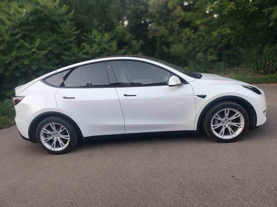 Tesla Model Y 21 р. 82 кВ. Київ