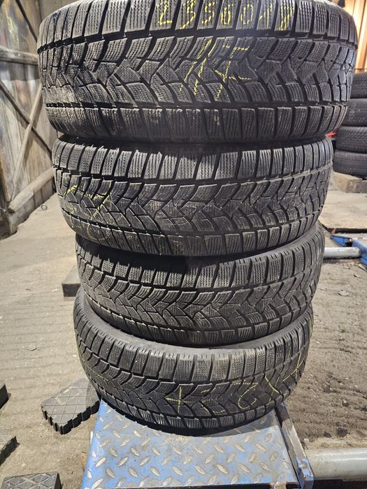 Opony Zimowe R18 235/60-Dunlop