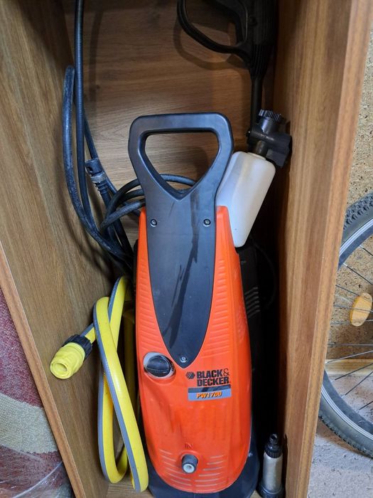 Продам автомобильную мойку Black Decker высокого давления