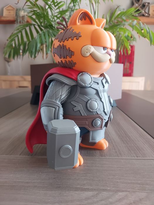 Figura Garfield Thor